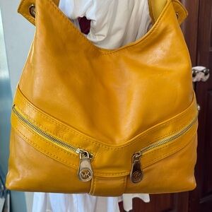 Michael Kors  satchel   Shoulder bag leather  goldenrod  2 front zipper pockets